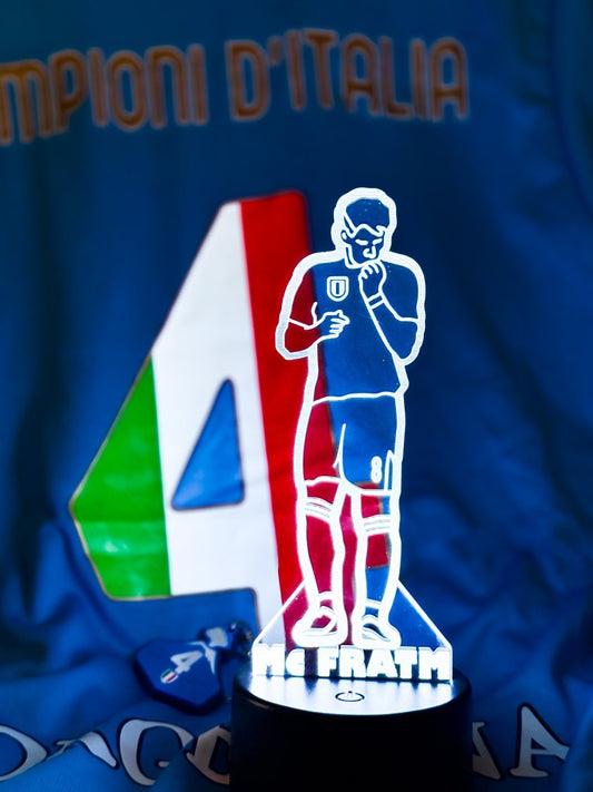 Football LED – PACK Lampada 3D forma MC Frtm 4 SCUDETTI con 7 colori, 5 modalità e telecomando incluso + PORTACHIAVI omaggio